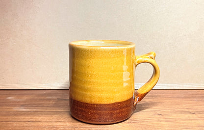 Yumachi kiln mug cup ``Yellow glaze''