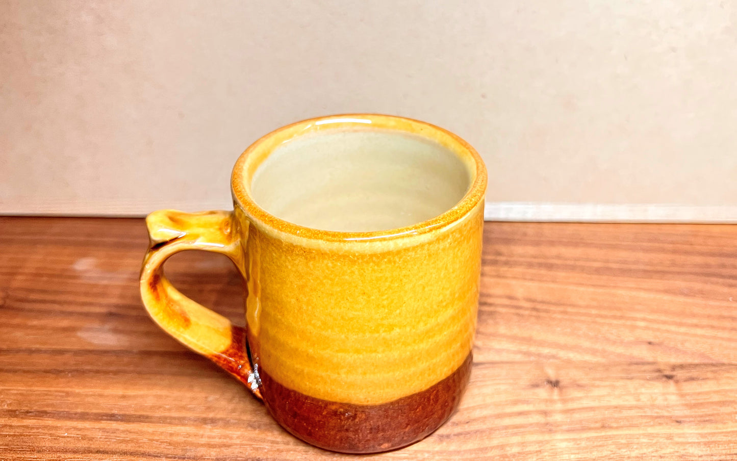 Yumachi kiln mug cup ``Yellow glaze''